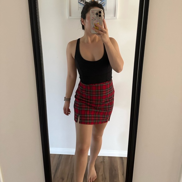 Red Plaid Brandy Melville Cara Skirt - Picture 4 of 15